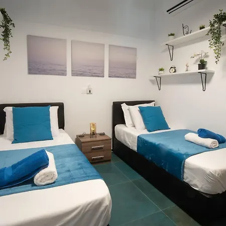 2 Bedroom With 200m To Sea - And Relax Paphos