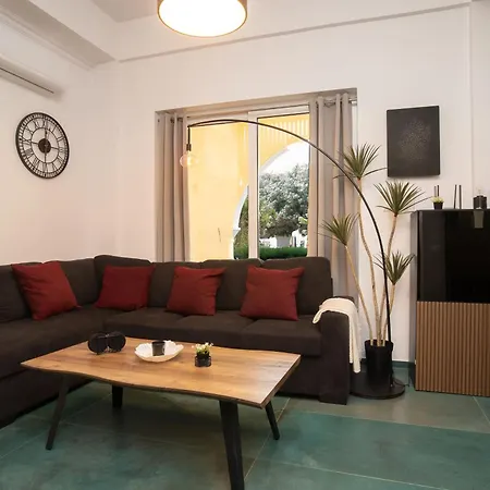 2 Bedroom With 200m To Sea - And Relax Paphos