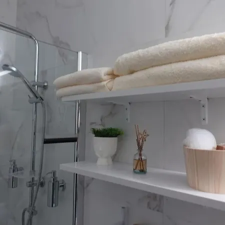 2 Bedroom With 200m To Sea - And Relax דירה