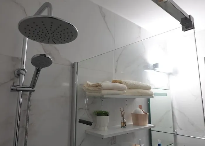 2 Bedroom With 200m To Sea - And Relax 公寓 Paphos